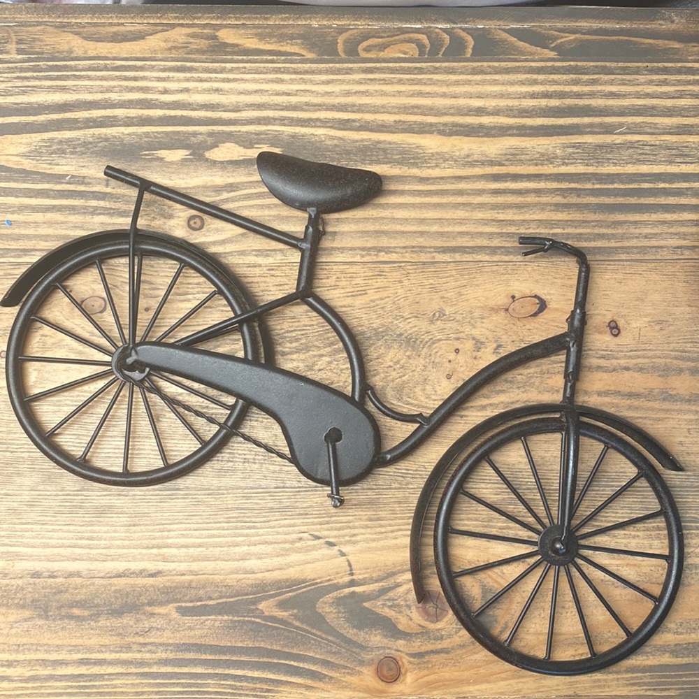 Deceptive Metal Bike - Home Accent